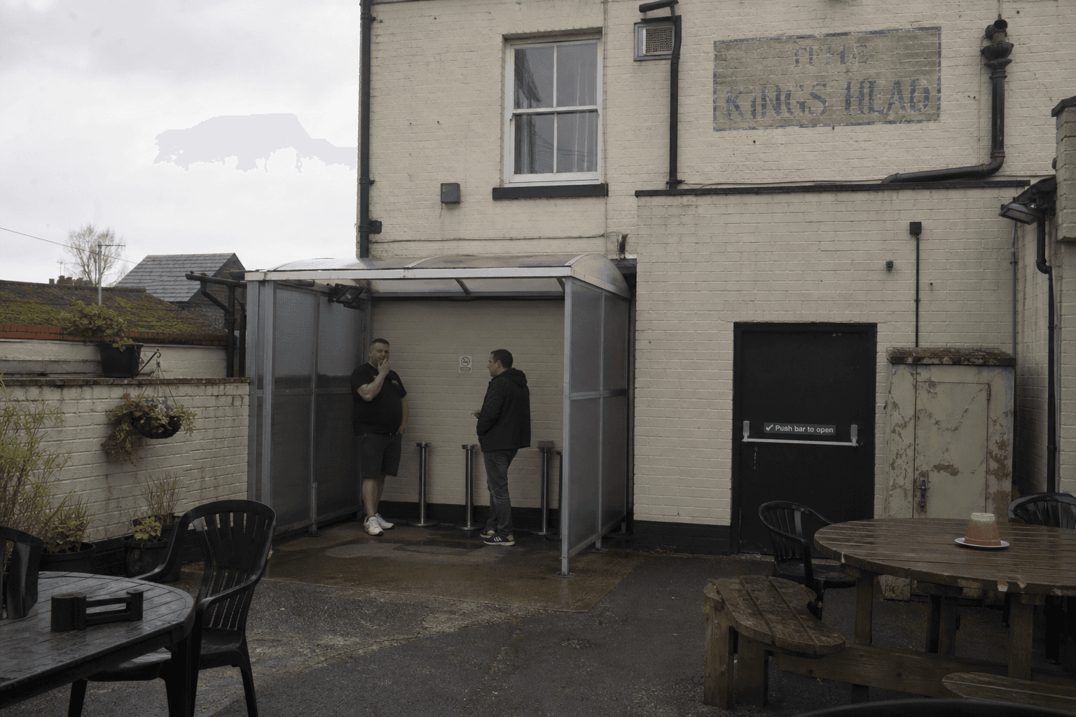 Smoking Shelter Regulations for Pubs and Restaurants: What Venues Get Wrong
