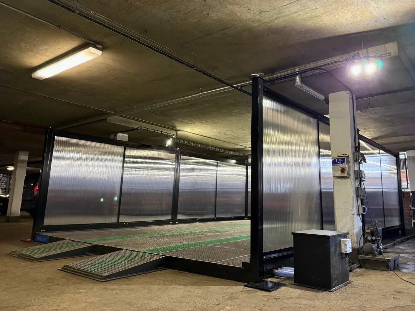 Multi-Story Jet Wash Screen Installation photo 5